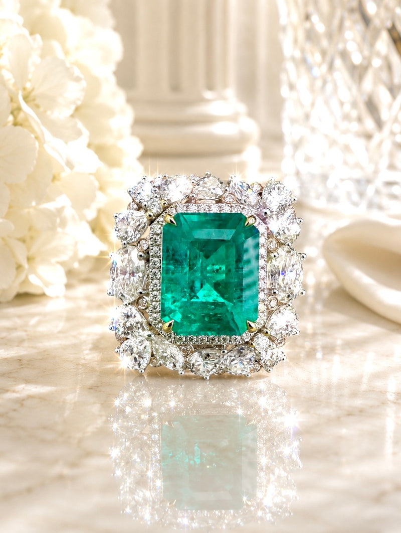The Royal Emerald Ring